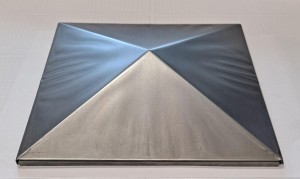  62.012 / Daszek stalowy na słupek 120 x 120 